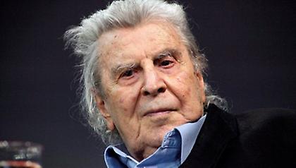 Δεν εμπνέει ανησυχία η κατάσταση του Μίκη Θεοδωράκη