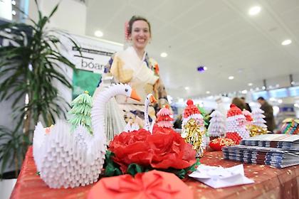 Χριστουγεννιάτικο κλίμα και στο Αεροδρόμιο Αθηνών