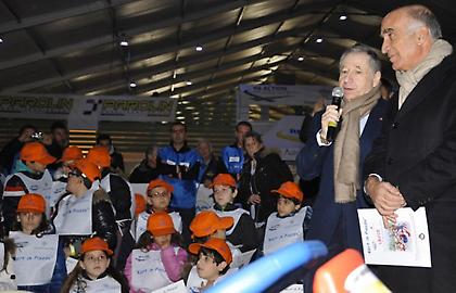 Ιταλική καμπάνια οδικής ασφάλειας με Καρτ στην πόλη