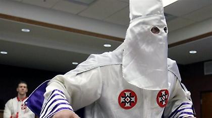 H Κου Κλουξ Κλαν ενάντια στον ρατσισμό!