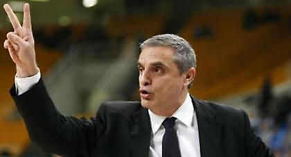 Ο Πεδουλάκης, που δεν έχει συστήματα στην επίθεση...