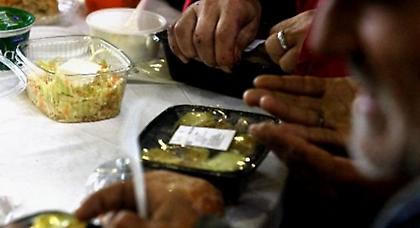 Γεύματα αγάπης ανήμερα την Πρωτοχρονιά