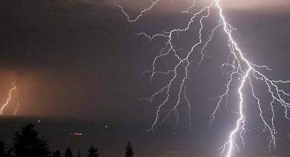 Με βροχές και καταιγίδες ξεκινά η μέρα