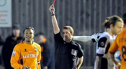 Ντάβιντς: «Αν είναι να με αποβάλουν, σταματάω…»