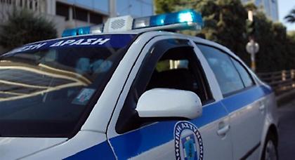 Υπολείμματα αυτοσχέδιας εμπρηστικής κατασκευής κοντά στο κτίριο των ΜΑΤ στη Θεσσαλονίκη