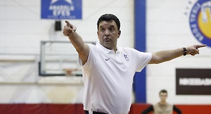 Ντεμπούτο με νίκη-θρίλερ για Αγγέλου