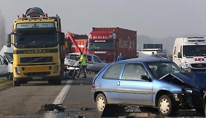 Καραμπόλα στον κόμβο Ευκαρπίας