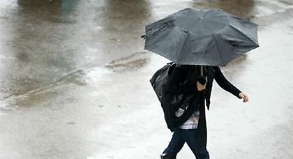 Πρωτοχρονιά με κρύο και καταιγίδες