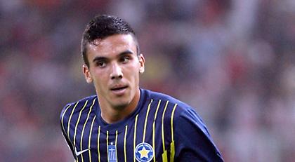 Πλησιάζει σε Κουρμπέλη η ΑΕΚ