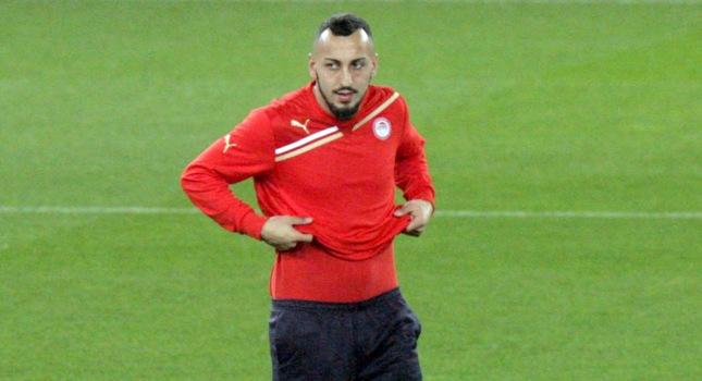 Τακτική υπό βροχή για τους «ερυθρόλευκους»