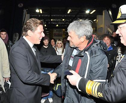 Το Blue Star Πάρος έκανε ποδαρικό στον Πειραιά