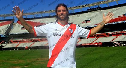 Στη Ρίβερ Πλέιτ ο Καβενάγκι