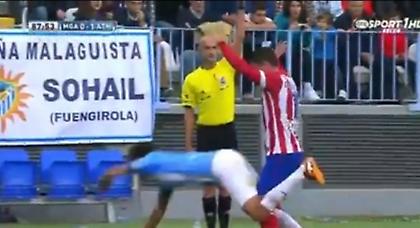 Έχεις δει ποτέ πιο γελοίο ποδοσφαιριστή απ' αυτόν; (video)