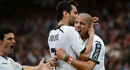 Έκανε... δουλίτσα η Βαλένθια, έφαγε τριάρα ο Καρνέζης