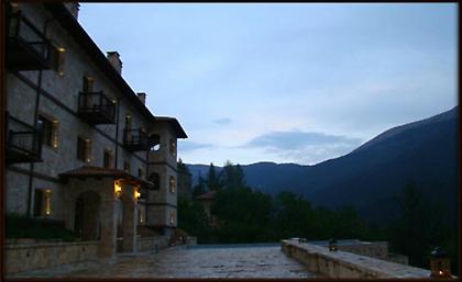 Στύγα Mountain Resort 4 εποχών στη Ζαρούχλα