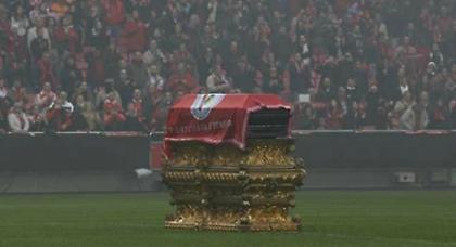 Λαϊκό προσκύνημα για τον Εουσέμπιο (pics/vid)