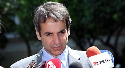 Κυριάκος Μητσοτάκης:  9.000 «διαθέσιμοι», κυρίως από τον ΕΟΠΥΥ