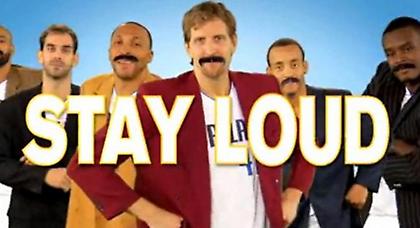 Ο Νοβίτσκι έγινε... ρεμπέτης (Video)