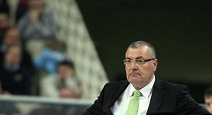 Συνεχίζει με Ρέπεσα