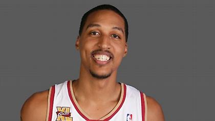 Μουν… κι επίσημα στον Ολυμπιακό