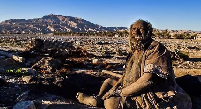 Έχει να κάνει μπάνιο 60 χρόνια