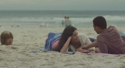 Ένα βίντεο αφιερωμένο στην Ελληνίδα μάνα! Σας θυμίζει κάτι;