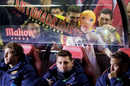 «Τρολάρισμα» σε Μέσι με φουσκωτή κούκλα Ρονάλντο