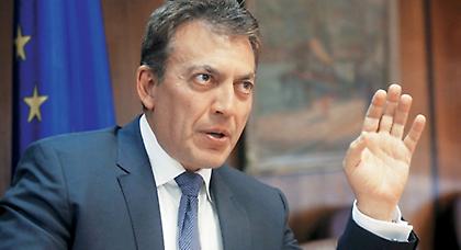 Βρούτσης: «Ούτε σεντ κάτω οι συντάξεις»