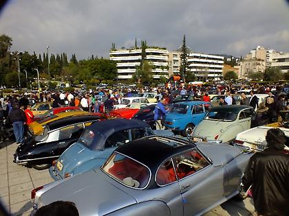 Γέμισε… κούκλες το Καλλιμάρμαρο