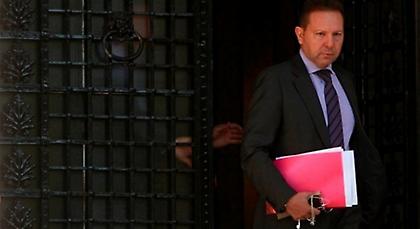 Τι συμβαίνει με τον Στουρνάρα;