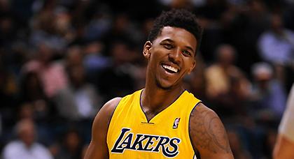 Ο Γιανγκ ντύθηκε… Κόμπι