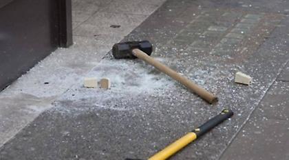 Αναζητούνται οι λήσταρχοι με τις βαριοπούλες και τα καλάσνικοφ