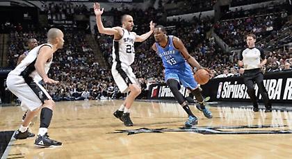 Πήρε πάλι «φωτιά» ο Ντουράντ, νίκη για Γιάννη