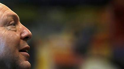 Καβάφη διαβάζει ο Στουρνάρας ψάχνοντας την... Ιθάκη του