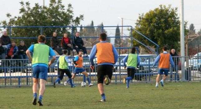 Με τον γνωστό απόντα