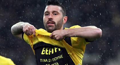 Με τους οπαδούς της ΑΕΚ στη βροχή ο Παυλής! (pic)