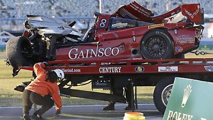 Τρομερό ατύχημα σε αγώνα αυτοκινήτων (video)