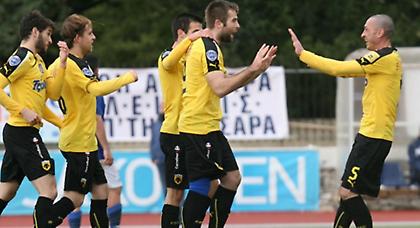 Ο «χορός» της ΑΕΚ στη βροχή (video)