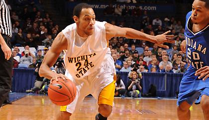 Διπλό «χτύπημα» από Ηλυσιακό