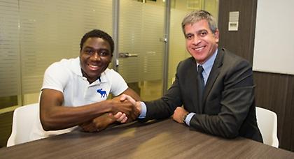 Ανανέωσε με Μπάρτσα ο Ντονγκού