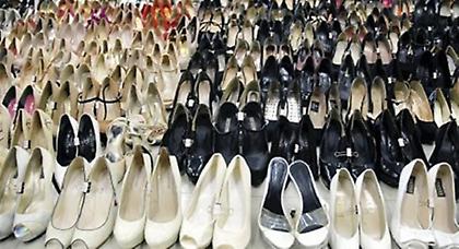 Έκλεβε ψηλοτάκουνα παπούτσια από σερβιτόρες