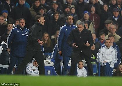 Έξαλλος ο Μουρίνιο