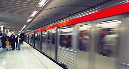 Άνοιξαν οι σταθμοί του μετρό σε Πανεπιστήμιο και Ομόνοια