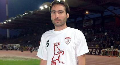 Τελικά παραμένει «βυσσινί»