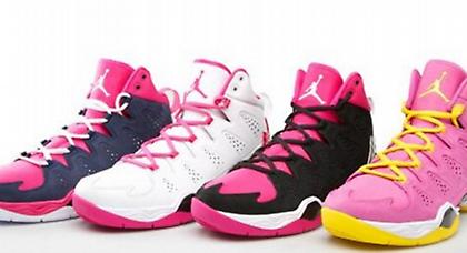 Ροζ παπούτσια μπάσκετ απέναντι στη μάχη του καρκίνου (Pics)