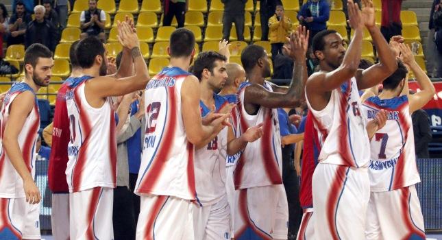 Παραλίγο να βγάλει τα… μάτια του