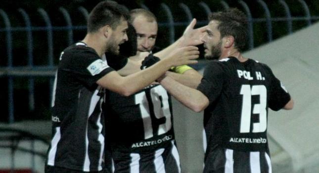 «Χορεύοντας» στην... τετράδα!