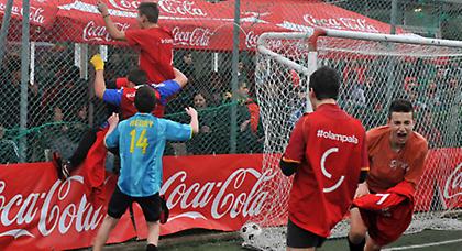 Κρύο, καιρός για ... Coca-Cola Cup!