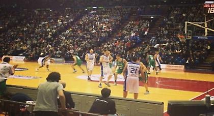 Πέταξε έξω την Καντού