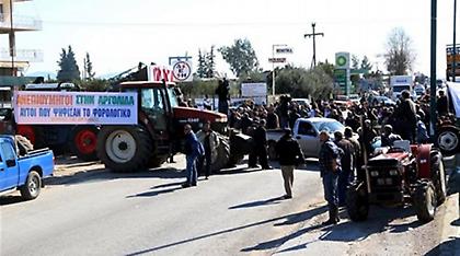 Κατεβαίνουν Αθήνα οι αγρότες - Ετοιμάζουν άνοιγμα διοδίων και κλείσιμο εφοριών